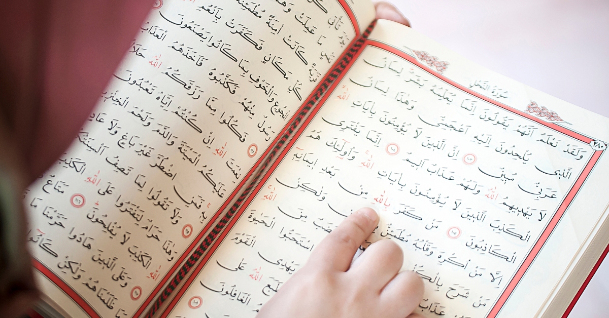 10 Hadits Tentang Sedekah
